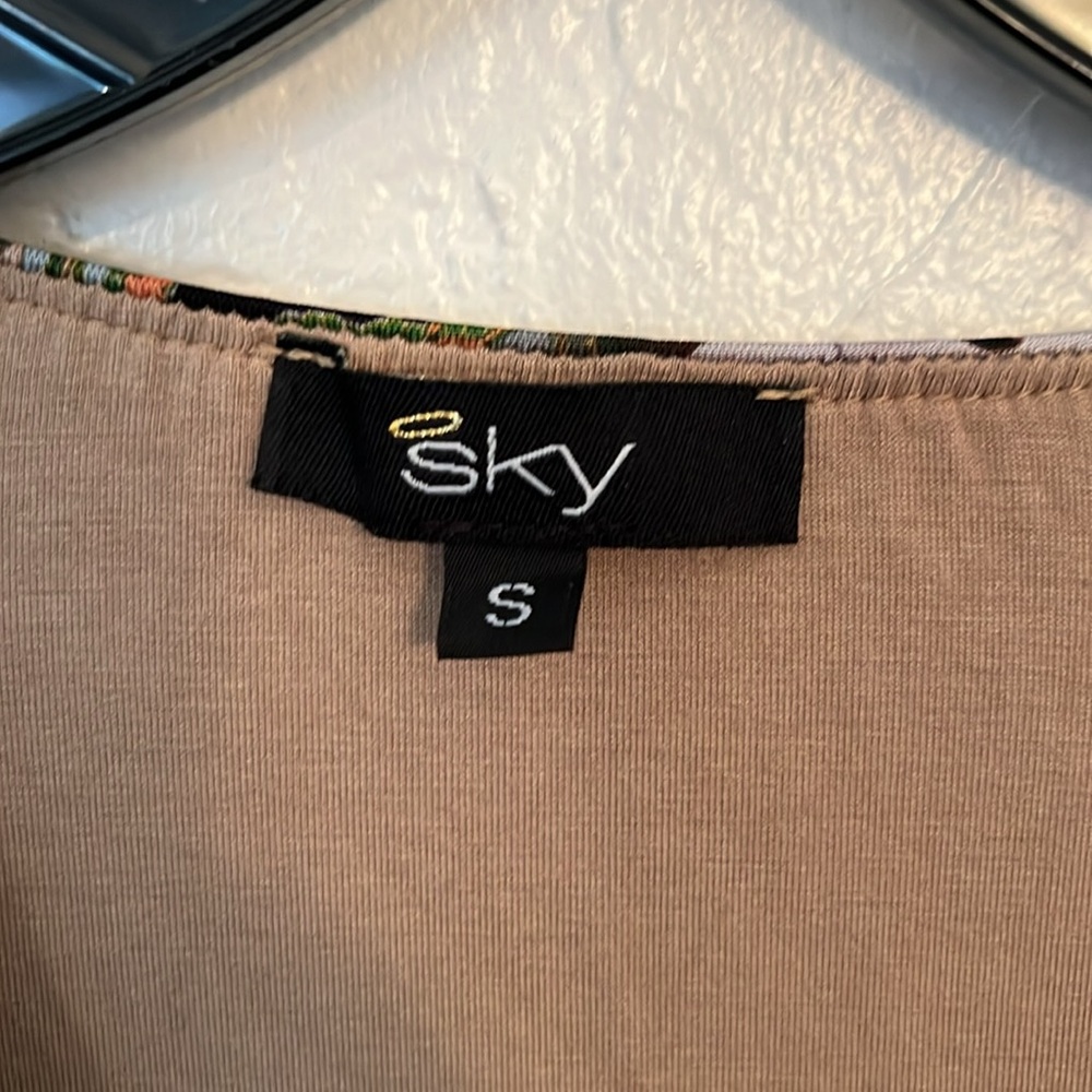 VINTAGE By Sky multi color dress with Gold cuffs - Picture 5 of 7